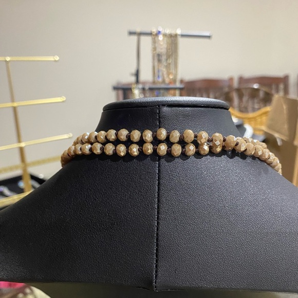 Vintage super long strand of beige AB crystal beads necklace - Picture 3 of 3